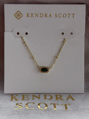Kendra Scot Black Pendant Necklace
